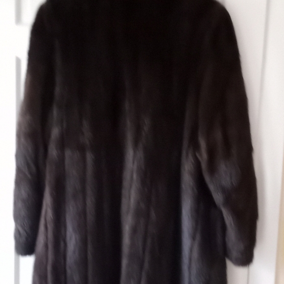 Fur coat - Picture 1 of 2